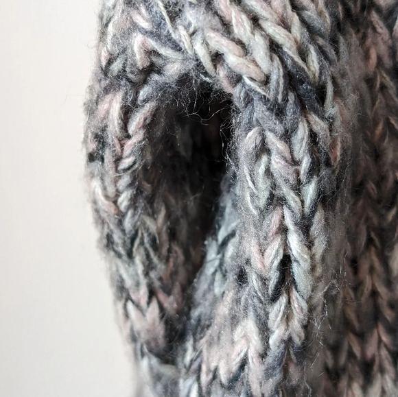 Ann Taylor LOFT Outlet Pink Grey Soft Knit Crew Sweater Woman  Small - Picture 8 of 11